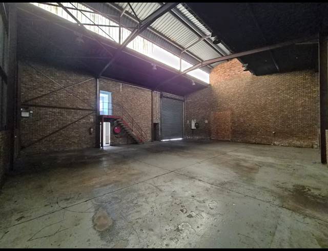 300M² WAREHOUSE TO LET IN WADEVILLE